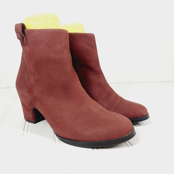 Gentle Souls Soft Cast Red Leather Block Heel Bootie A947 - Picture 4 of 11